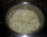Foto del paso 2 de la receta Mejillones guisados con setas y cebolla