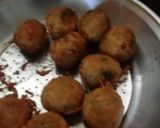 A picture of step 5 of Potato Balls.