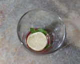 Une image de l'étape 1 de Eau pétillante aromatisée 🍹.
