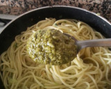 Foto del paso 4 de la receta: Espaguettis al pesto
