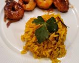 Foto del paso 7 de la receta: Gambones con ajo fermentado en miel y timbal de arroz al curry