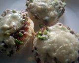 A picture of step 4 of Minced meat and cheese bread burger.