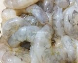 Hình bước làm 1 của món Tàu hũ ky cuộn Tôm chiên giòn