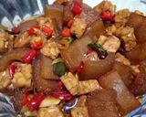 Foto langkah ke 6 dari resep Oseng Kikil Tempe Manis Pedas.