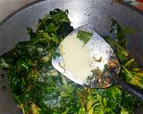 Foto langkah ke 8 dari resep Bupet (Bunga PEpaya Teri) daun singkong.