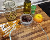 Foto del paso 1 de la receta: Dip queso brie - frutos secos, dátiles y manzana