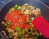 Foto del paso 2 de la receta: Guiso de merluza con patatas
