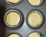 Foto langkah ke 6 dari resep Double Chocolate Cream Cheese Muffins.