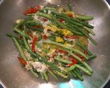 Foto langkah ke 4 dari resep Tumis kacang panjang Telur.