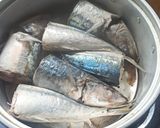Foto langkah ke 1 dari resep Santan Ikan Layang dengan Tahu.