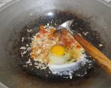 Foto langkah ke 3 dari resep Nasi goreng putih simple enak.