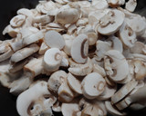 Foto del paso 1 de la receta: Xampinyons amb picada i vi blanc