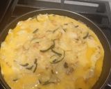 Foto del paso 7 de la receta: Tortilla de calabacín con patatas