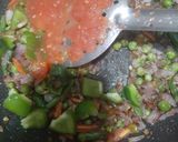 A picture of step 2 of Paneer bhurji.