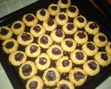 Foto langkah ke 10 dari resep Cookies Thumbprint Chocho Cheese.