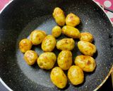 লাসুনি আলু (Lasooni aloo recipe in bengali) রেসিপির ধাপ 3 ছবি