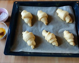 Foto del passaggio 12 della ricetta Cornetti sfogliati