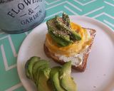 Foto del paso 3 de la receta: Tostada con palta y huevo