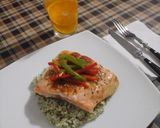 Foto del paso 11 de la receta: Salmón en arroz verde con verduras salteadas