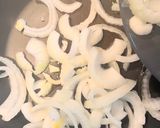 Foto del paso 3 de la receta 🦑 Calamares con alcachofas al vino 🥂