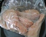 Foto del paso 1 de la receta: Pollo a la bolsa con puré a los 4 quesos