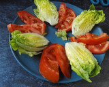 Foto del paso 1 de la receta: Cogollos de lechuga con atún y pistachos