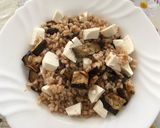 Foto del passaggio 3 della ricetta Farro con melanzane e primo sale 😋
