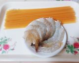 Hình bước làm 2 của món Mì Ý tôm sốt cải bó xôi