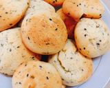 Hình bước làm 4 của món Bánh mì mè đen Hàn Quốc