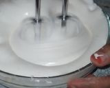 A picture of step 2 of Steam sponge cake.