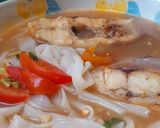 Hình bước làm 2 của món Mì cá nấu cà chua