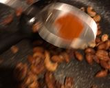 Foto del paso 3 de la receta: Nueces especiadas con garam masala
