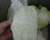 Hình bước làm 1 của món Bắp cải cuốn thịt nấm