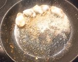 Foto del paso 3 de la receta: Chipirones rellenos de huevo y jamón cocido
