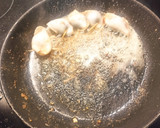Foto del paso 3 de la receta: Chipirones rellenos de huevo y jamón cocido