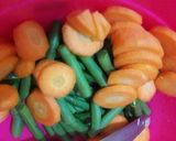 Foto langkah ke 1 dari resep Tumis wortel buncis bakso ayam.