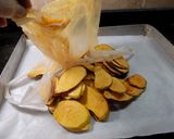Foto del paso 5 de la receta: Chip de batatitas caseras al horno