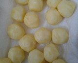 Foto del paso 3 de la receta: Bolitas de patatas y queso rallado