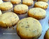 Foto langkah ke 4 dari resep Oregano Cookies (Salty n less sugar) 6 bahan utama.