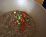 Foto langkah ke 3 dari resep 6. Tumis daging asam pedas.