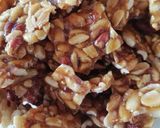 સીંગદાણા ની ચીકી (Peanut Chikki Recipe In Gujarati) રેસીપી સ્ટેપ3ફોટો