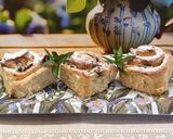 Mascarpone krémmel töltött aszalt szilvás kelt csigák recept fázis 9 fotója