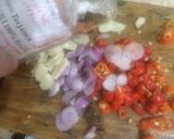 Foto langkah ke 1 dari resep Telur Dadar KrispiSambal Mercon.