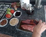 Foto del paso 2 de la receta: Solomillo de cerdo al vino dulce con frutos secos