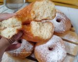 Foto langkah ke 8 dari resep Donat Kentang Lembut 1x Proofing dan Tips Seputar Donat.