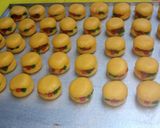 Foto langkah ke 3 dari resep Nastar burger homemade.