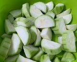 Hình bước làm 2 của món Canh Mướp Mồng Tơi Tôm Khô Húng Quế