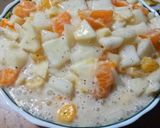 A picture of step 3 of Tangy fruit cream bowl.