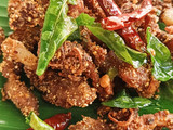 หมูคลุกฝุ่น (ลาบทอด)