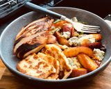 A picture of step 4 of Chili, honey grilled nectarine on blue cheese salad bed with grilled Halloumi & Grilled Chicken.